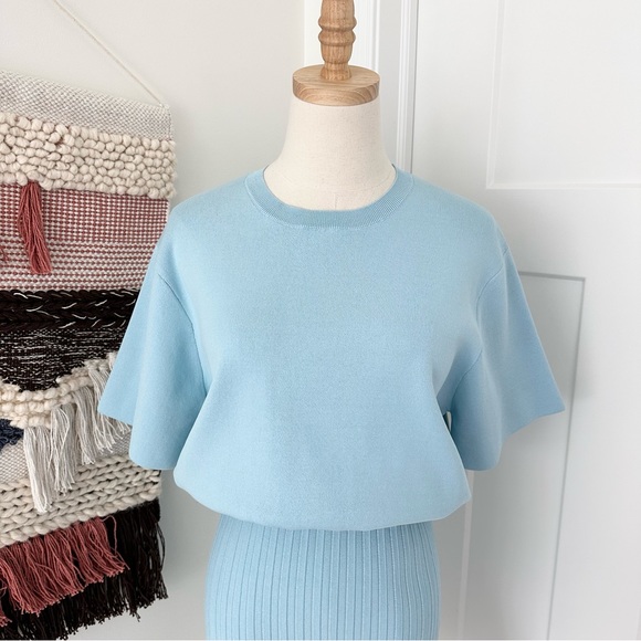 Elegant Blue Flared Dress - Picture 2 of 13